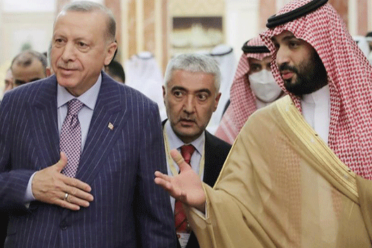 Turkish President Recep Tayyip Erdogan, left, and Saudi Arabia’s Crown Prince Mohammed bin Salman speak before a meeting in Jiddah, Saudi Arabia, April 28, 2022.