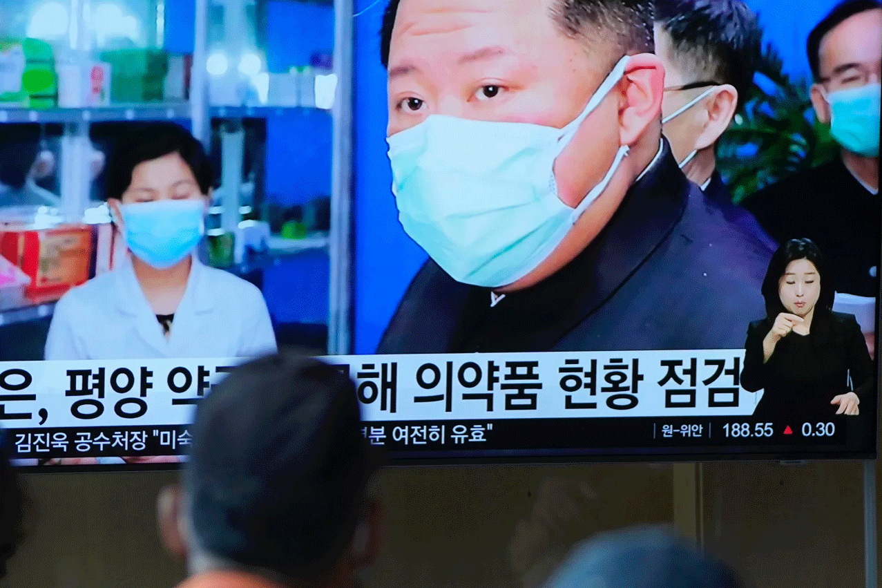 News images of Kim Jong-Un wearing covid mask