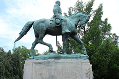 Robert E Lee statue