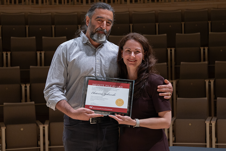 Zabrovski receives Infinite Mile Award